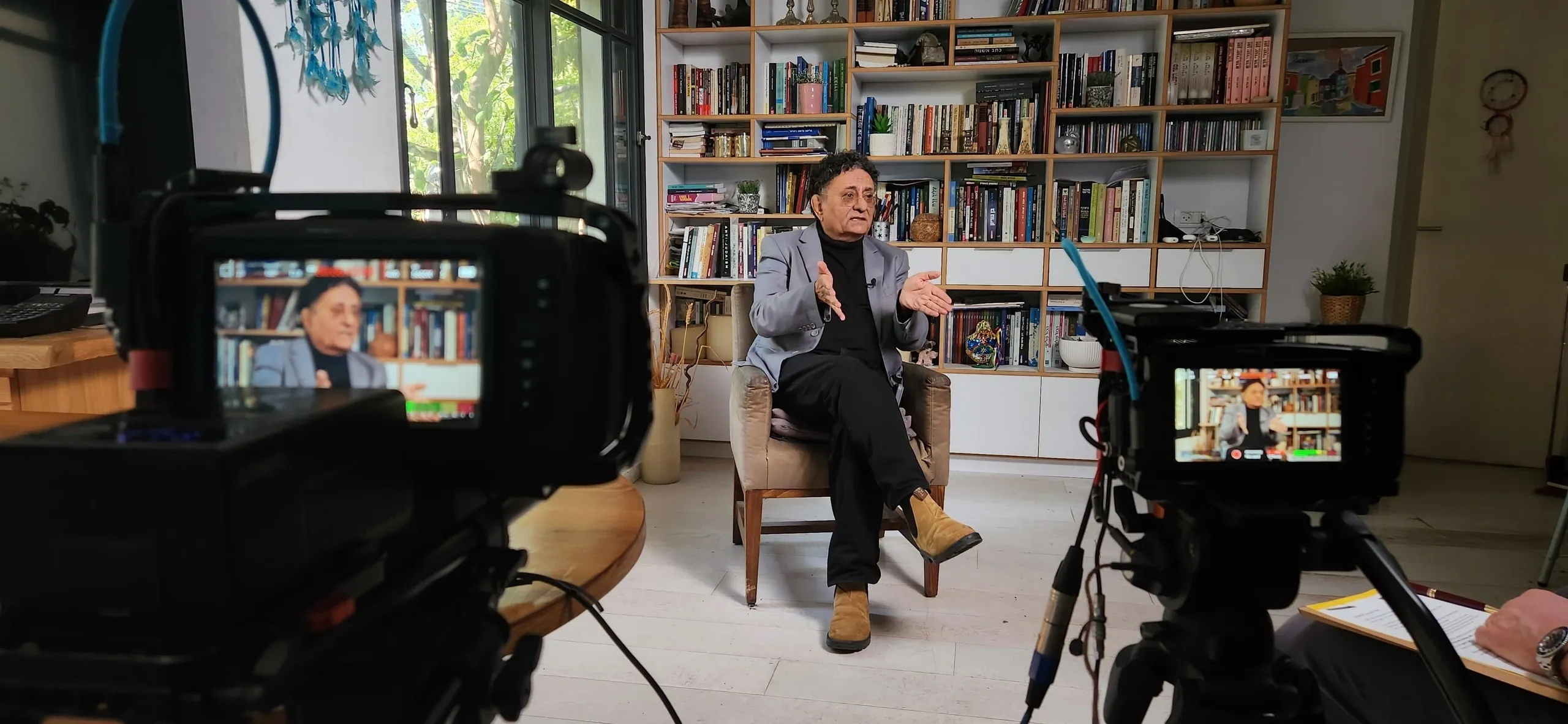 Behind the scenes photo 2