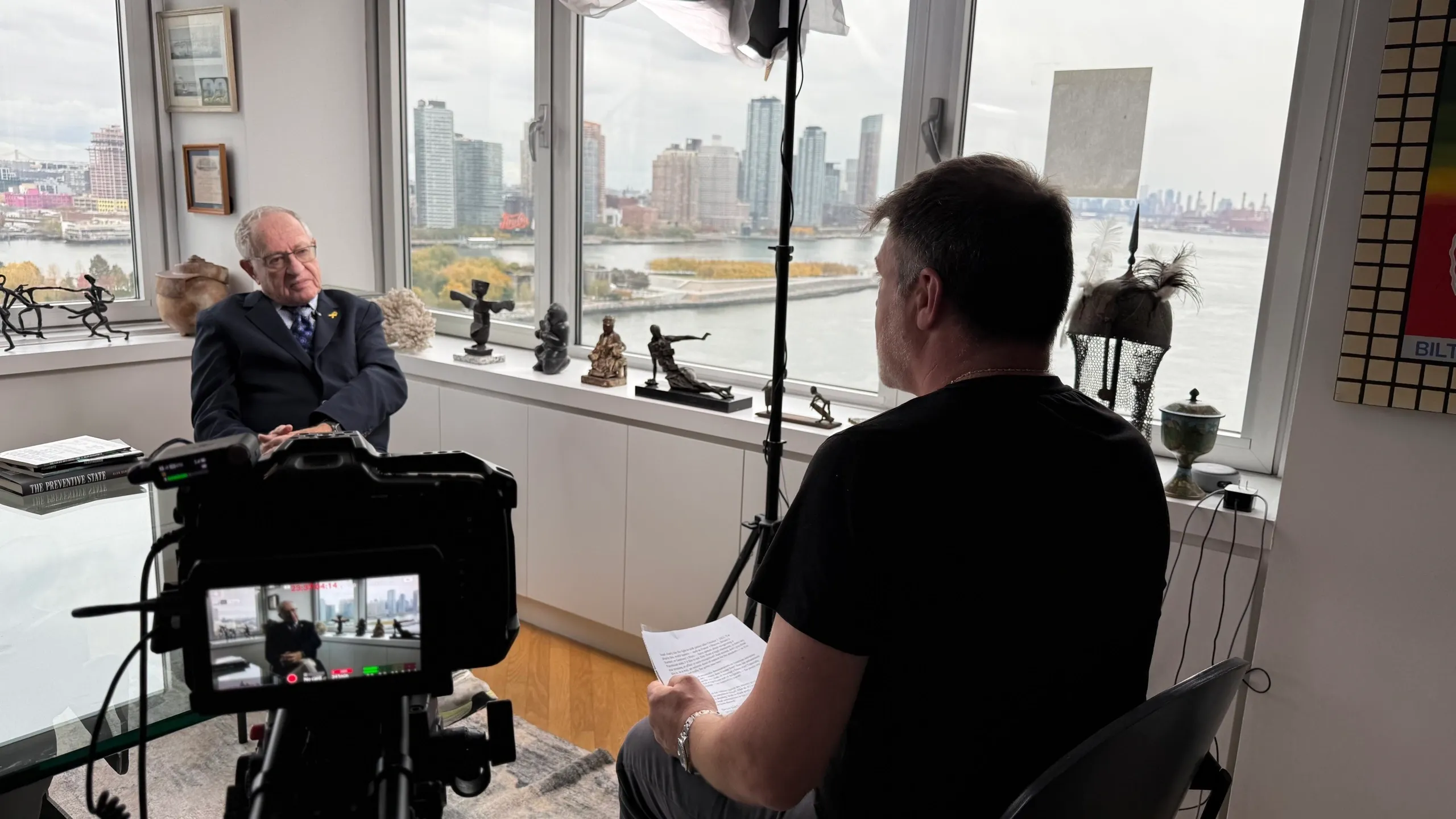 Behind the scenes photo 3